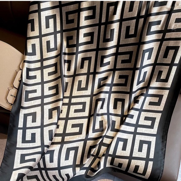 High quality long silk satin scarf 🧣 - Picture 4 of 6